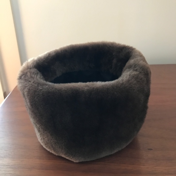 LUXURY SHEARED MINK PILL BOX HAT - Picture 5 of 8
